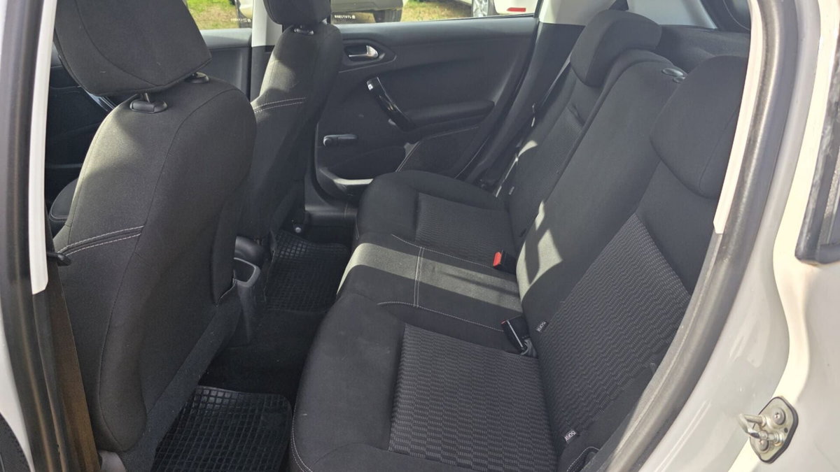 Peugeot 208 BlueHDi 100 Stop&Start 5 porte Active (9)
