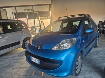 Peugeot 107 68CV 5p. Desir usata