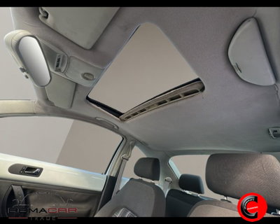 Volkswagen New Beetle 1.6 (8)