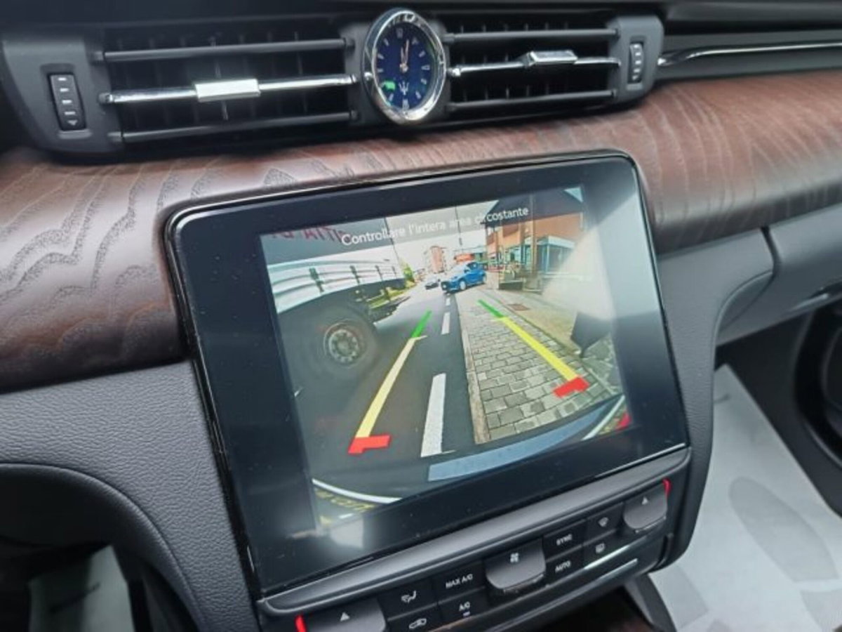 Maserati Quattroporte V6 Diesel 275 CV (12)