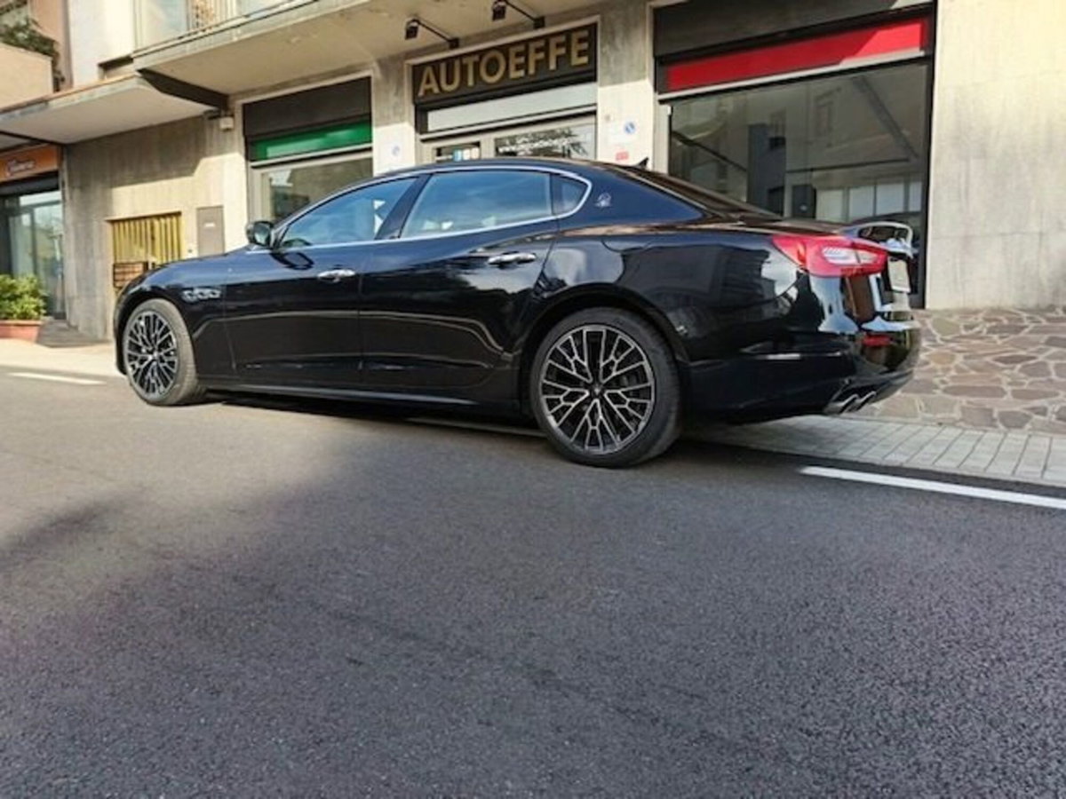Maserati Quattroporte V6 Diesel 275 CV (2)