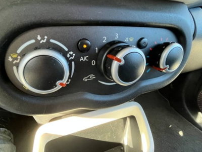 Renault Twingo 1.0 SCe Wave (11)