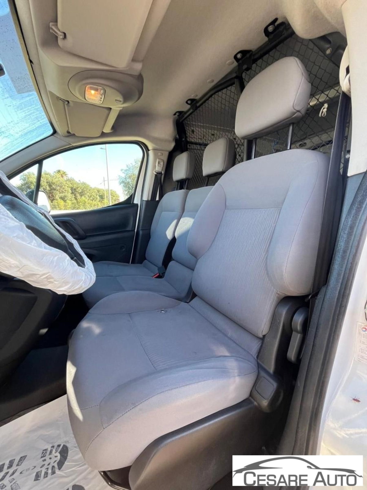 Peugeot Partner 1.6 98CV Comfort (6)