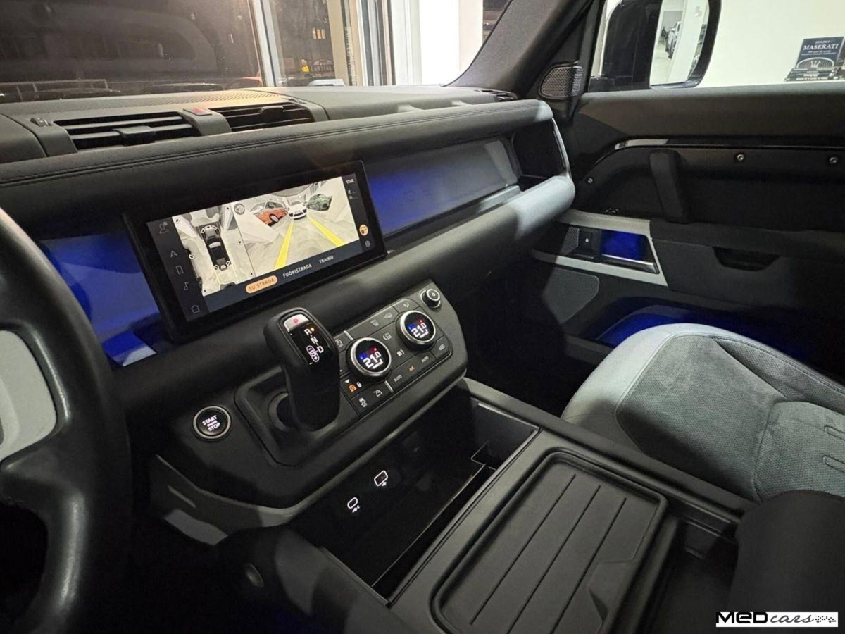 Land Rover Defender 110 2.0 SD4 240CV AWD Auto SE (14)