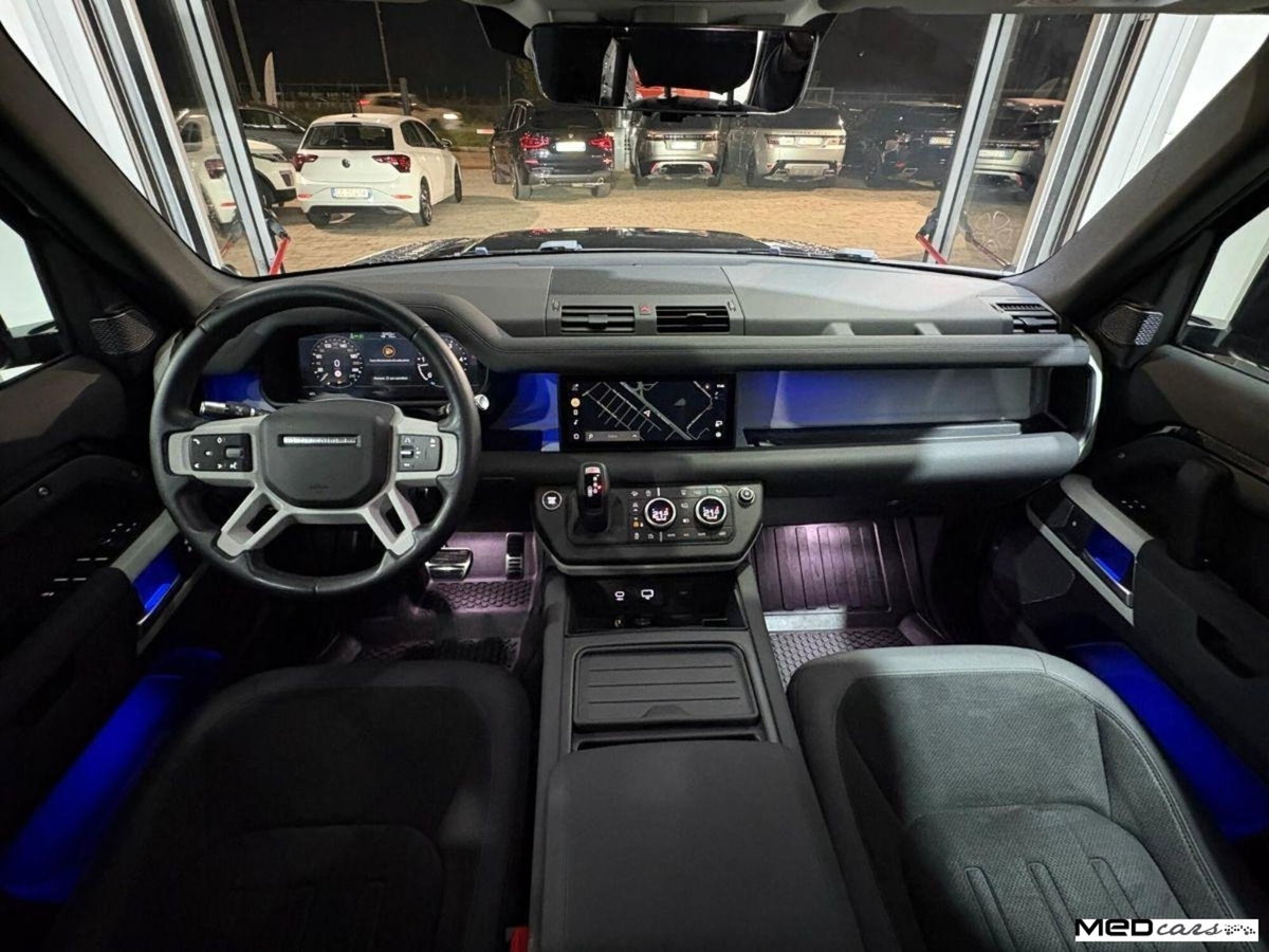 Land Rover Defender 110 2.0 SD4 240CV AWD Auto SE (15)
