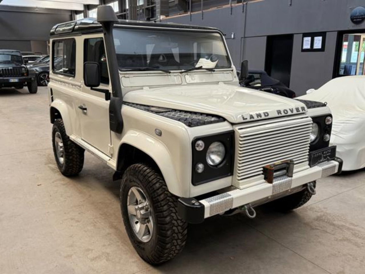 Land Rover Defender 90 2.0 SD4 AWD Auto (3)