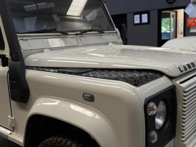 Land Rover Defender 90 2.0 SD4 AWD Auto (7)