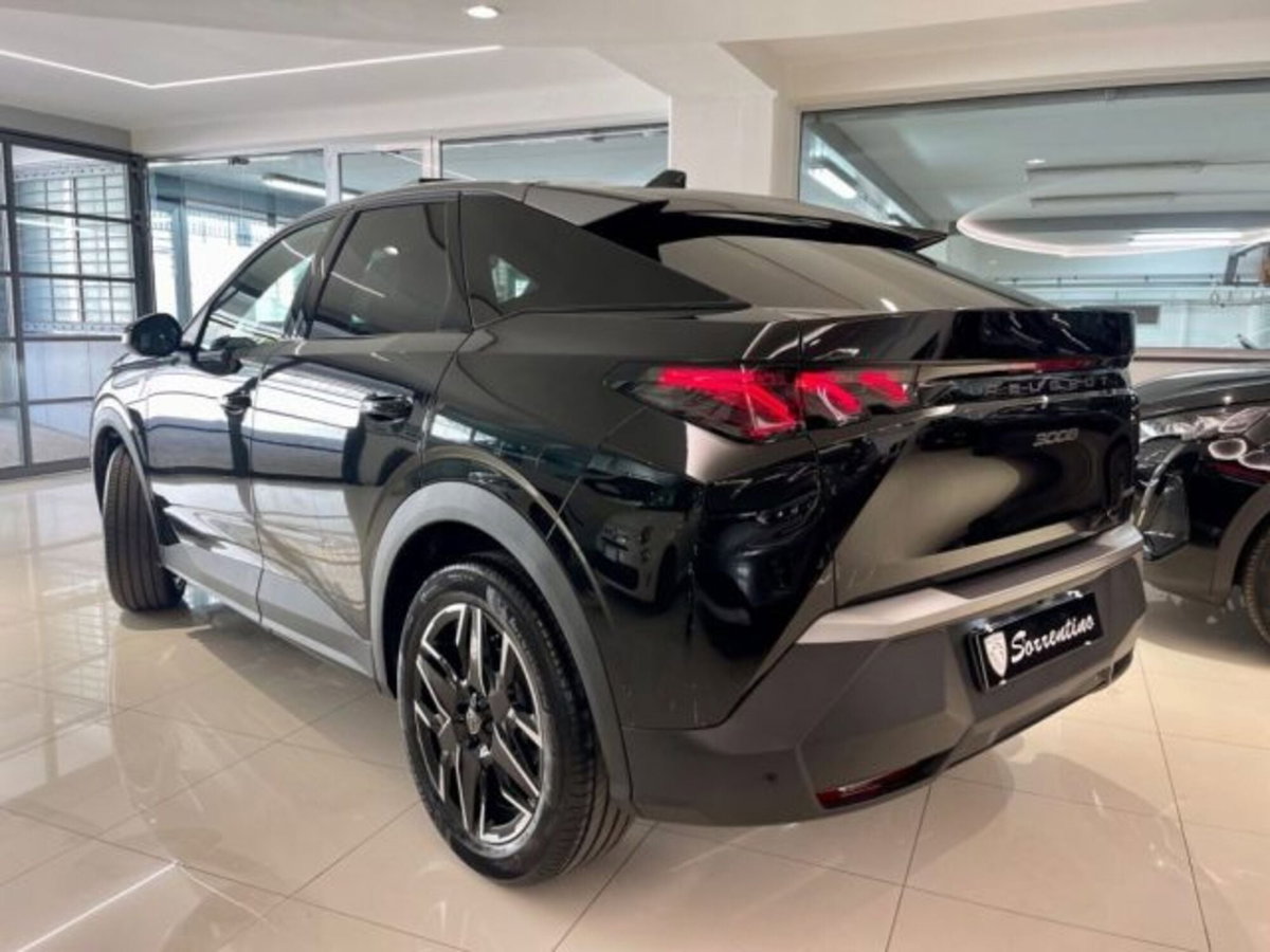 Peugeot 3008 1.2 hybrid GT Exclusive 145cv e-dcs6 (12)