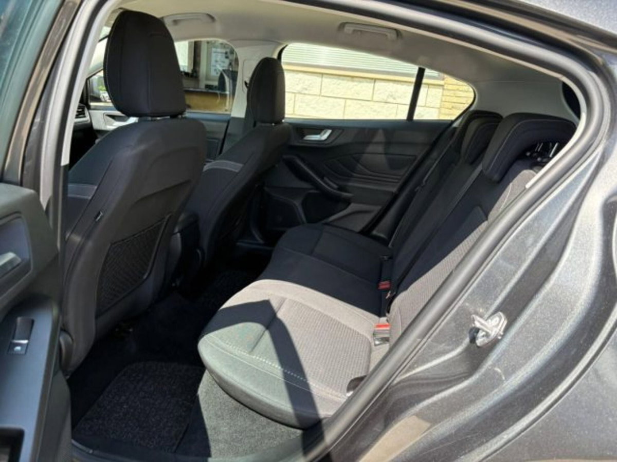 Ford Focus 1.5 EcoBlue 120 CV 5p. Business (8)
