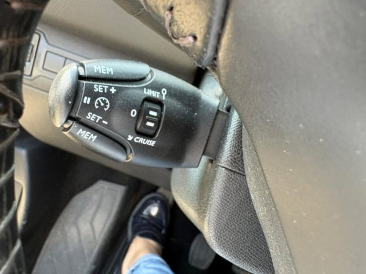 Peugeot 308 BlueHDi 130 S&S Business (12)