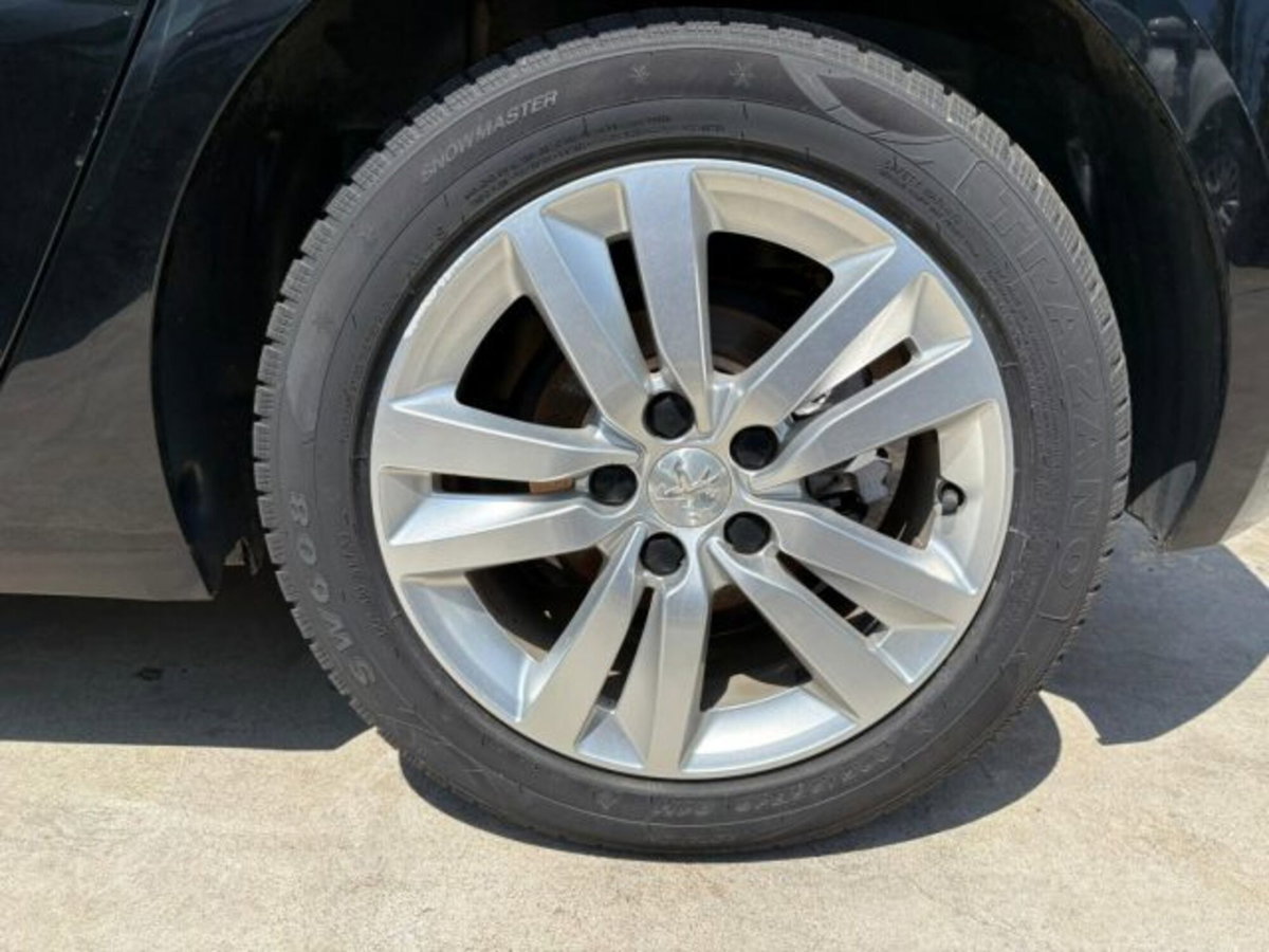 Peugeot 308 BlueHDi 130 S&S Business (15)