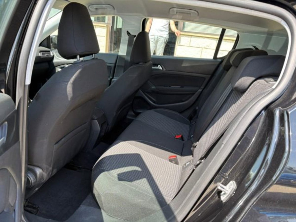 Peugeot 308 BlueHDi 130 S&S Business (8)