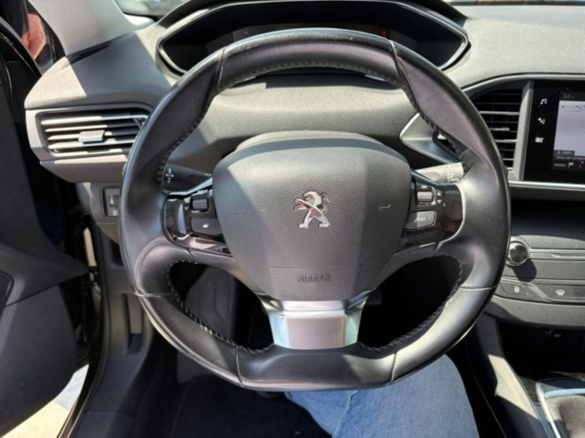 Peugeot 308 BlueHDi 130 S&S Business (9)