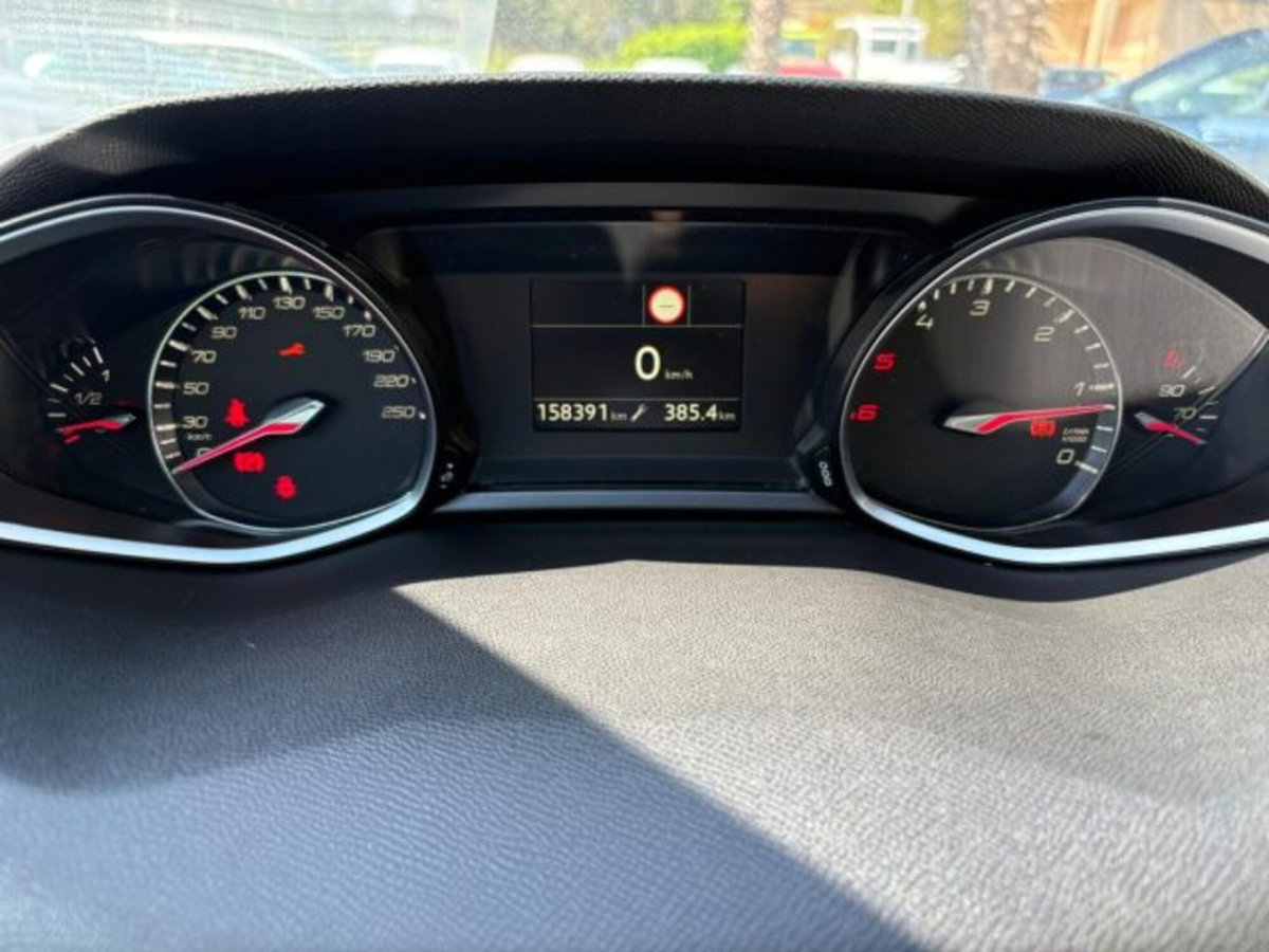 Peugeot 308 SW BlueHDi 130 S&S Business (9)