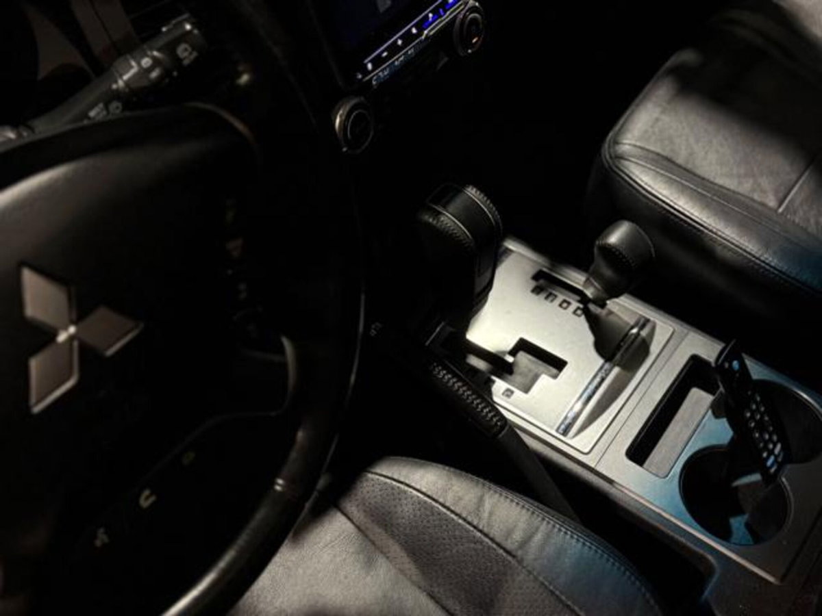 Mitsubishi Pajero 3.8 V6 24V aut. 5p. Instyle (17)
