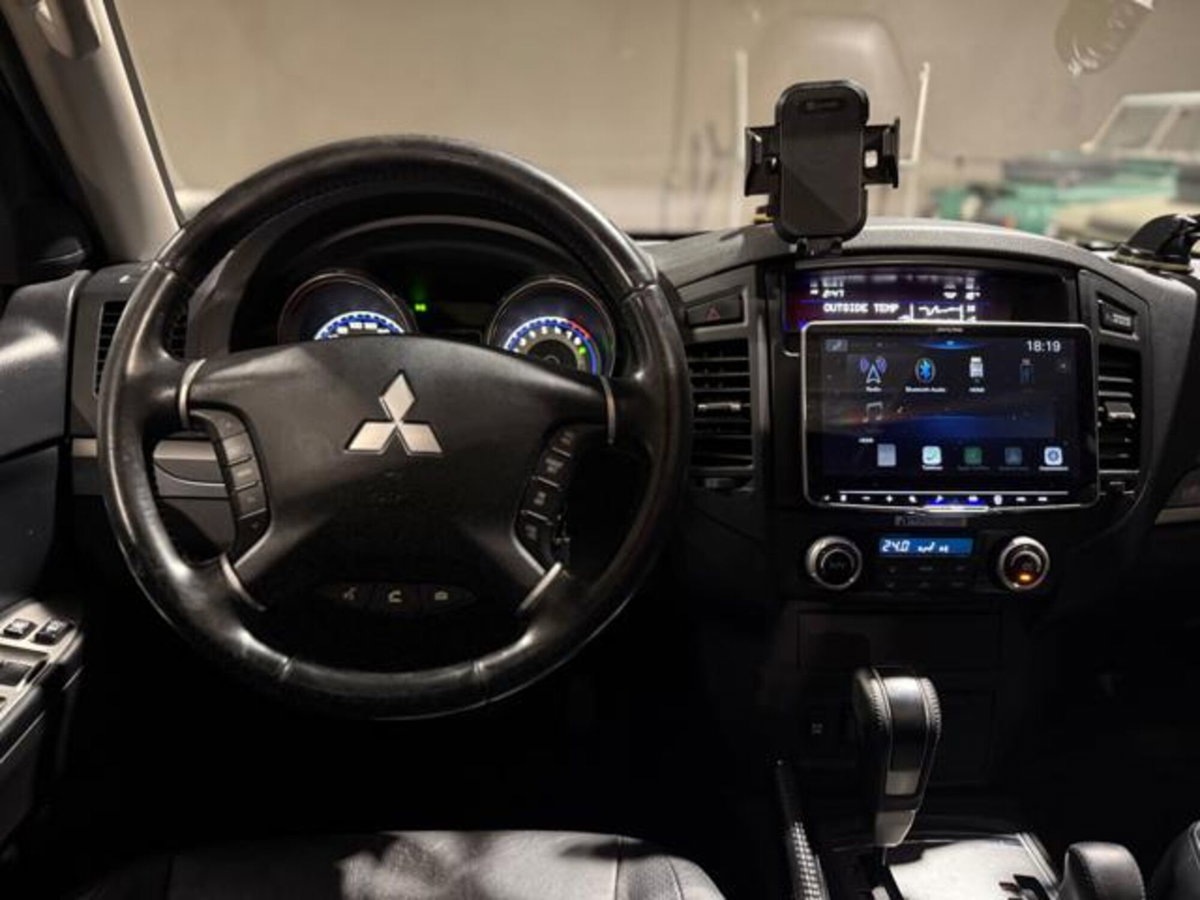 Mitsubishi Pajero 3.8 V6 24V aut. 5p. Instyle (18)