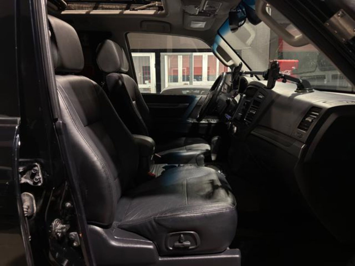 Mitsubishi Pajero 3.8 V6 24V aut. 5p. Instyle (19)