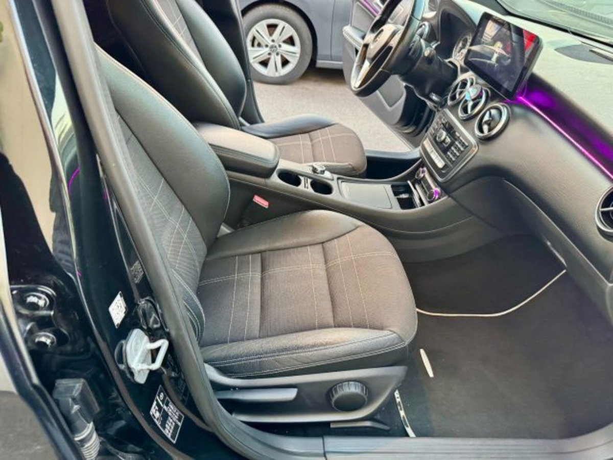 Mercedes-Benz Classe A 180 CDI Automatic Sport (11)