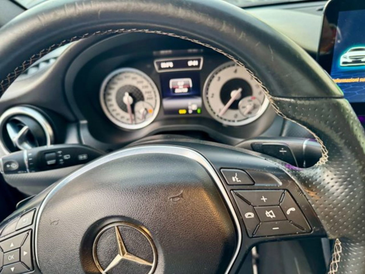 Mercedes-Benz Classe A 180 CDI Automatic Sport (15)