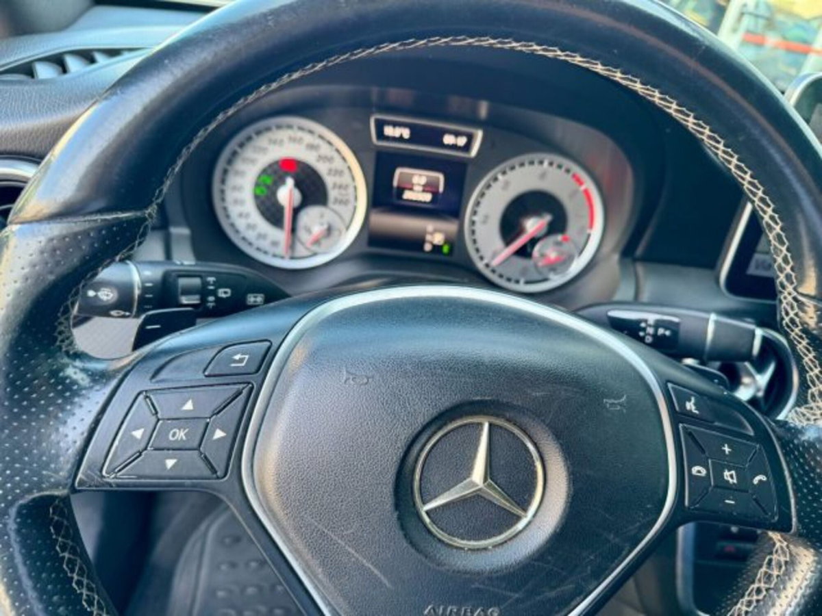 Mercedes-Benz Classe A 180 d Automatic Sport (14)
