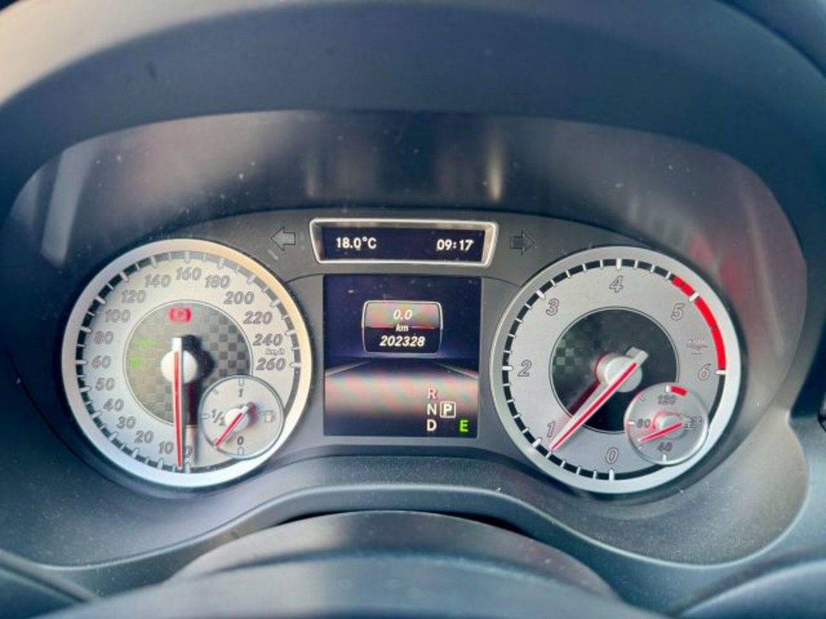 Mercedes-Benz Classe A 180 d Automatic Sport (16)
