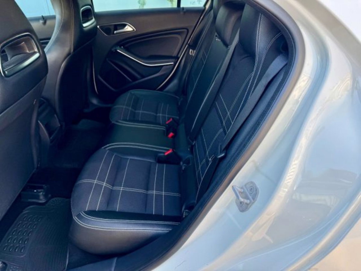 Mercedes-Benz Classe A 180 d Automatic Sport (9)