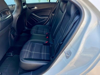 Mercedes-Benz Classe A 180 d Automatic Sport (9)