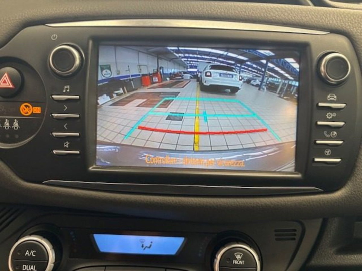 Toyota Yaris 1.5 Hybrid 5 porte Active (14)