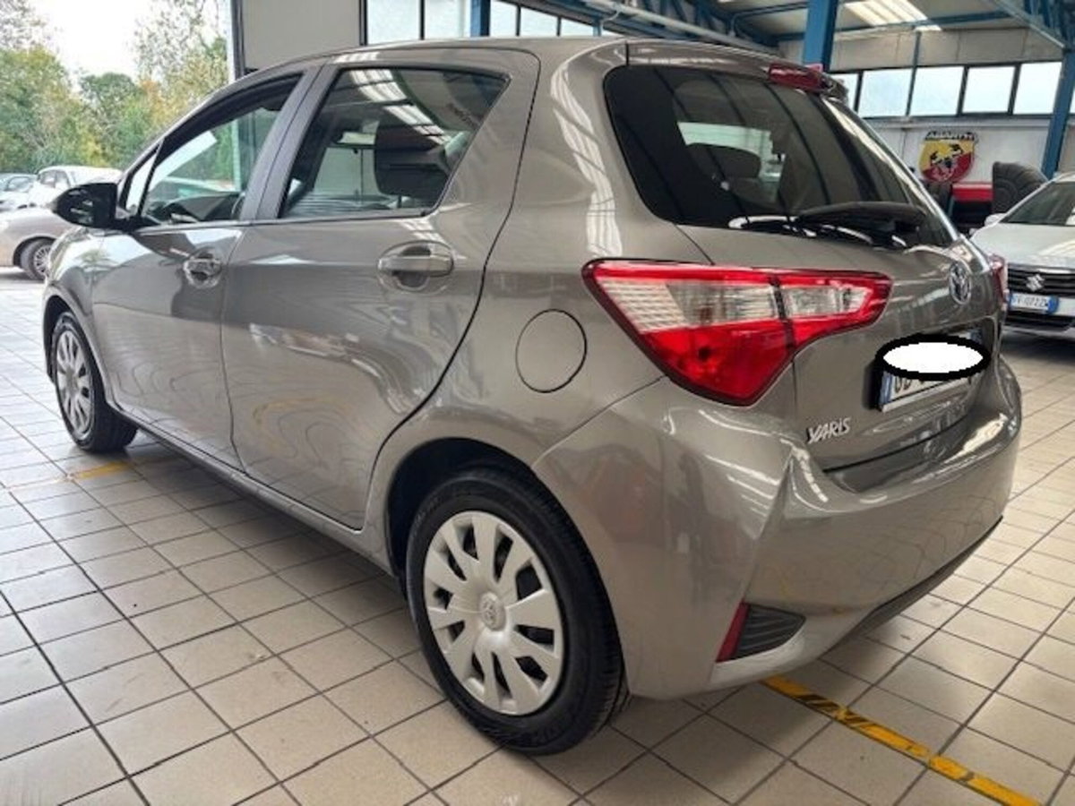 Toyota Yaris 1.5 Hybrid 5 porte Active (4)