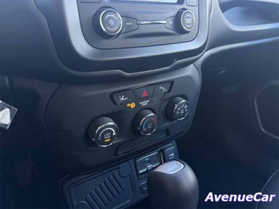 Jeep Renegade 1.3 T4 DDCT Longitude (17)