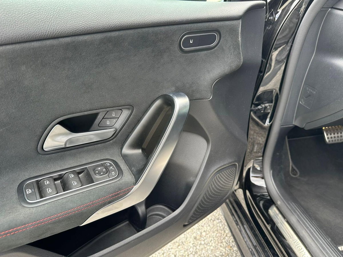 Mercedes-Benz Classe A 180 d Automatic Premium (6)