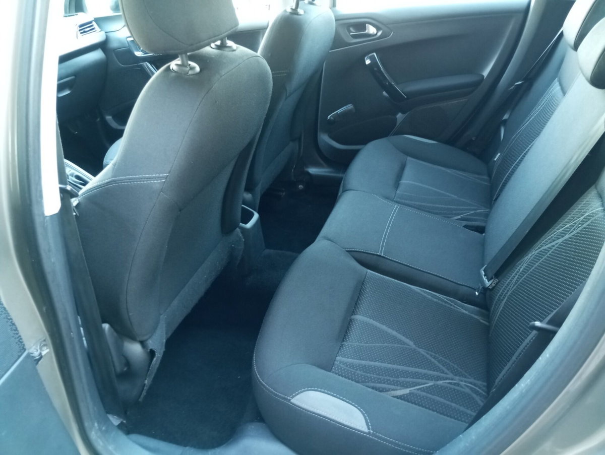 Peugeot 208 e-HDi 92 CV Stop&Start 5 porte Active (11)
