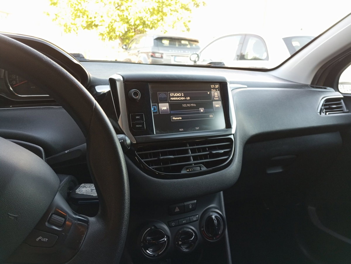 Peugeot 208 e-HDi 92 CV Stop&Start 5 porte Active (13)