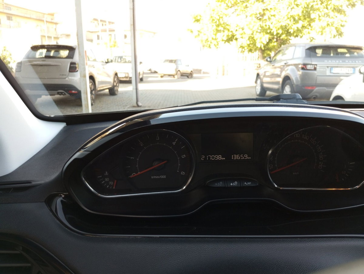 Peugeot 208 e-HDi 92 CV Stop&Start 5 porte Active (14)