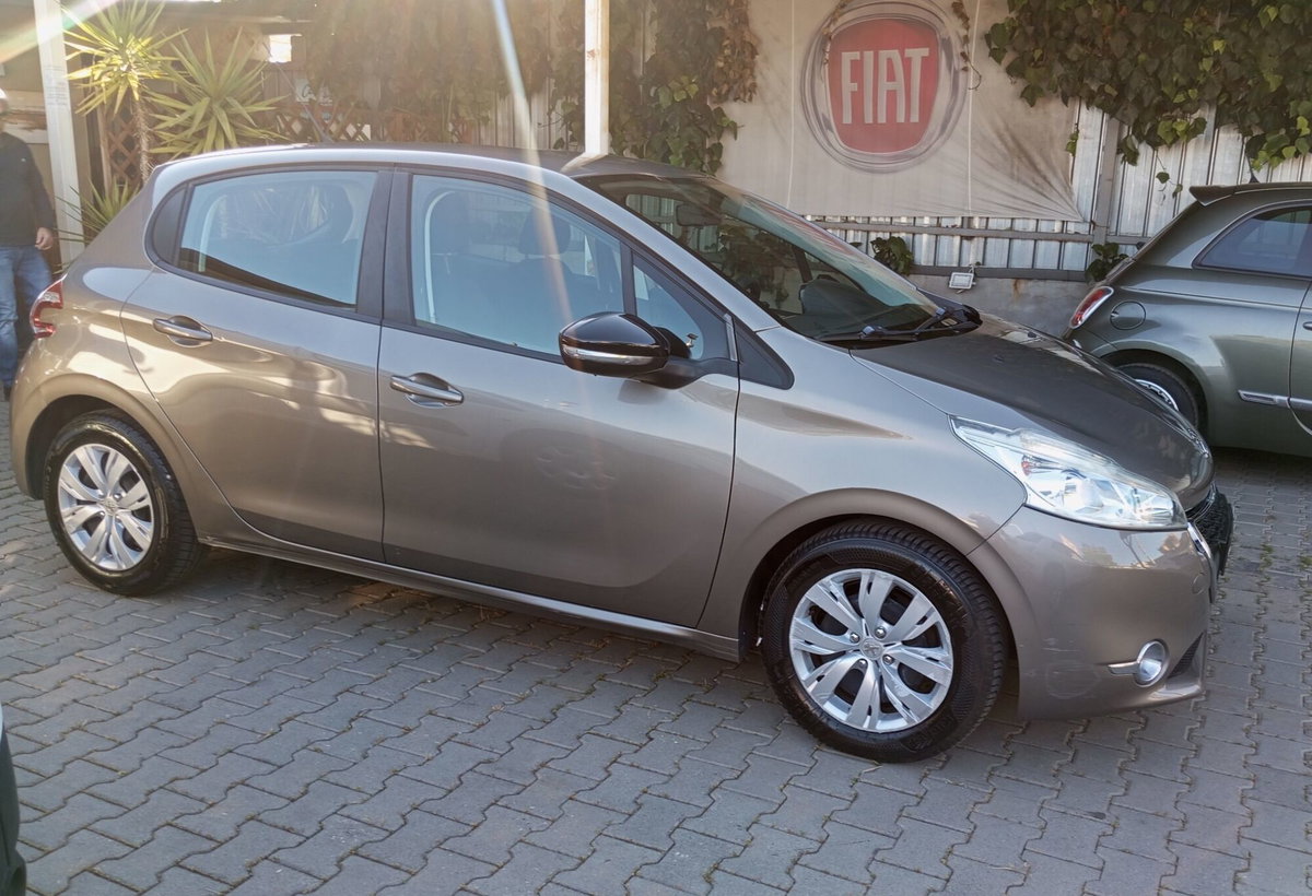 Peugeot 208 e-HDi 92 CV Stop&Start 5 porte Active (3)