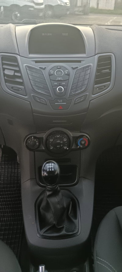 Ford Fiesta 1.5 TDCi 95CV 5 porte Business N1 (8)