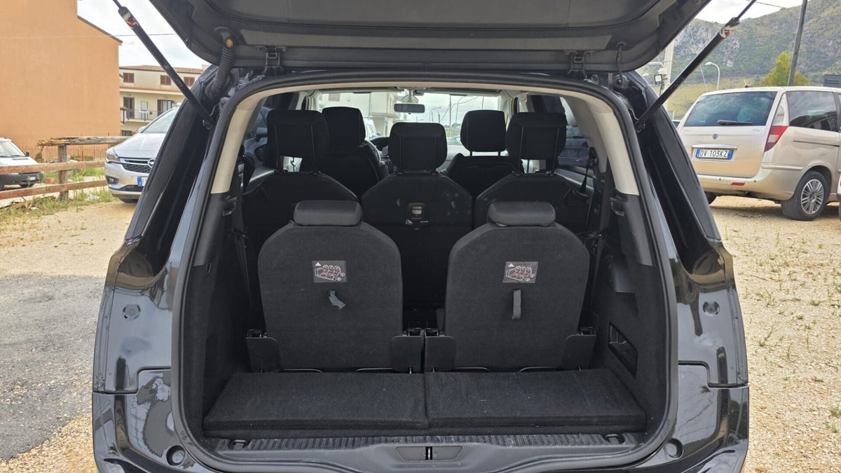 Citroen Grand C4 Picasso BlueHDi 120 S&S Exclusive (10)