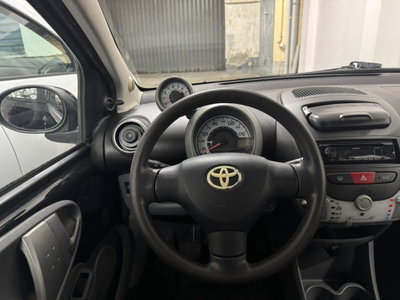 Toyota Aygo 1.0 12V VVT-i 5 porte Now Connect (16)