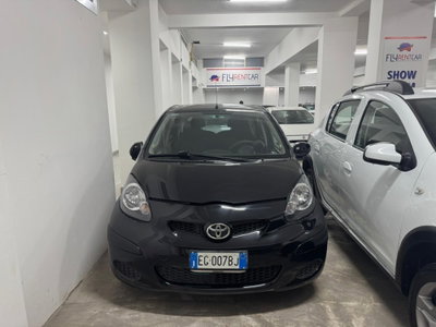 Toyota Aygo 1.0 12V VVT-i 5 porte Now Connect (2)