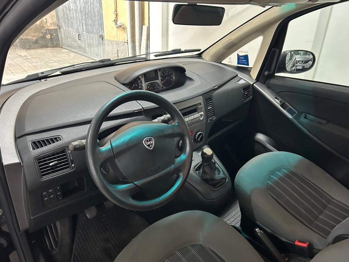 Lancia Musa 1.3 Mjt 95 CV DFN Gold (16)