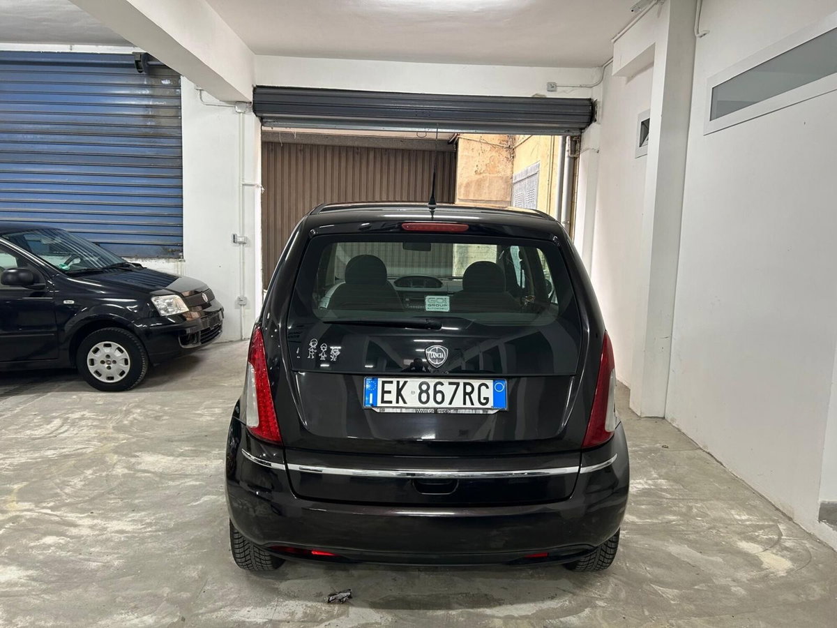 Lancia Musa 1.3 Mjt 95 CV DFN Gold (5)