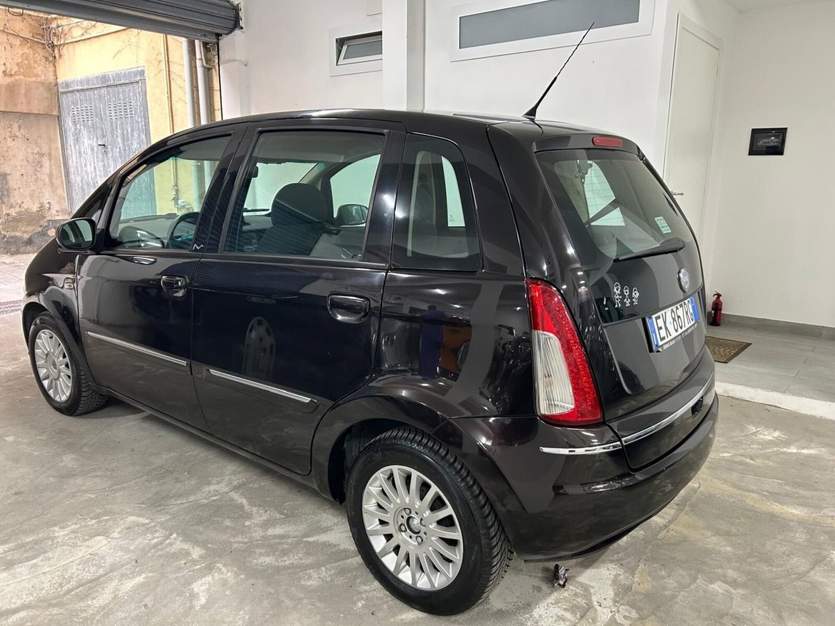 Lancia Musa 1.3 Mjt 95 CV DFN Gold (6)