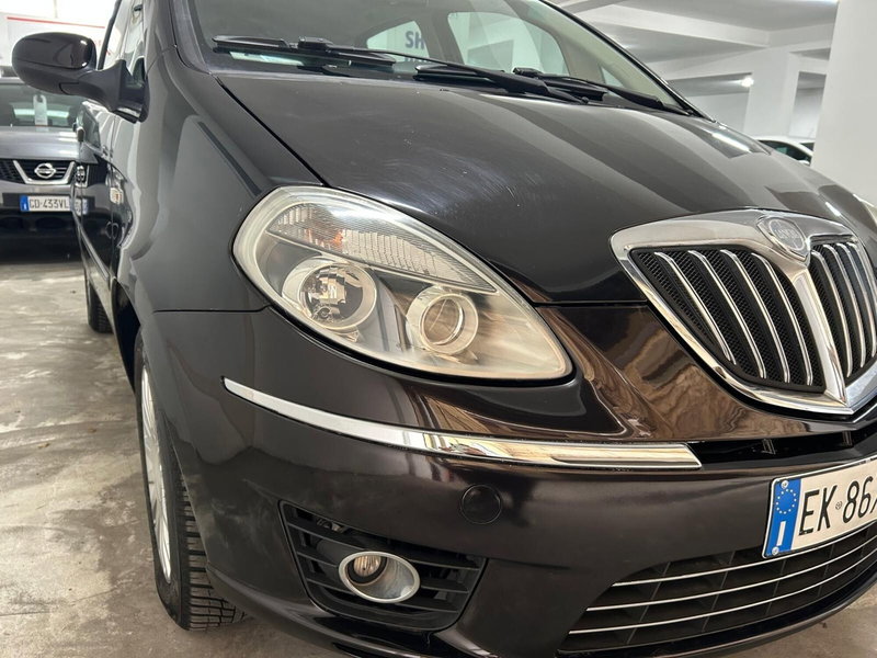 Lancia Musa 1.3 Mjt 95 CV DFN Gold