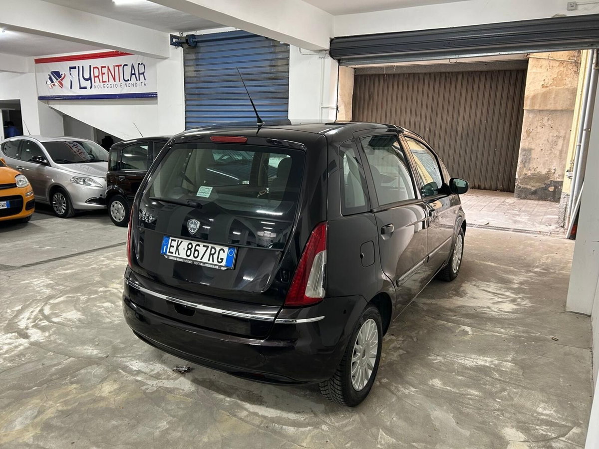 Lancia Musa 1.3 Mjt 95 CV DFN Gold (8)