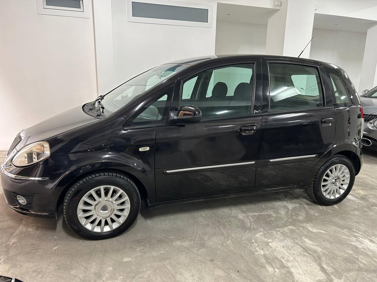 Lancia Musa 1.3 Mjt 95 CV DFN Gold (9)
