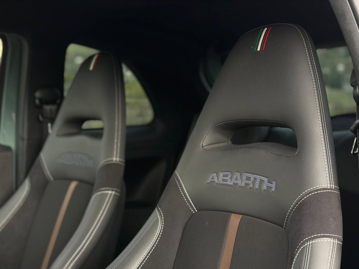 Abarth 695 695 1.4 Turbo T-Jet 180 CV 70° (14)