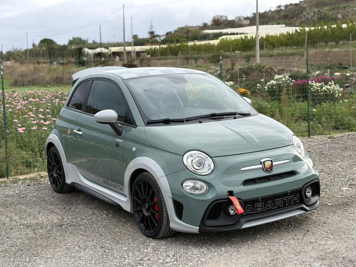 Abarth 695 695 1.4 Turbo T-Jet 180 CV 70° (4)
