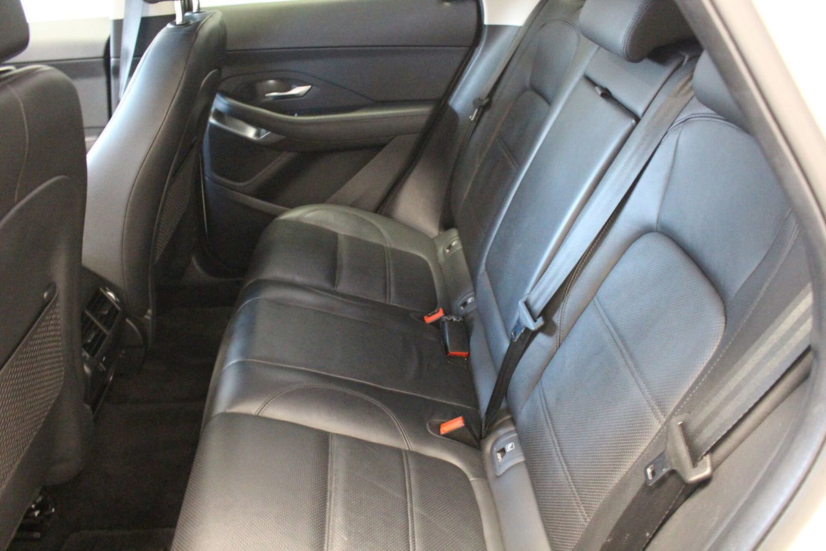 Jaguar E-Pace 2.0D I4 163 CV AWD Auto (10)