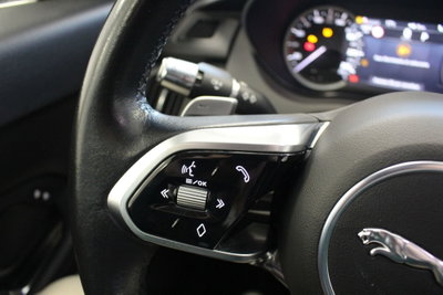 Jaguar E-Pace 2.0D I4 163 CV AWD Auto (12)
