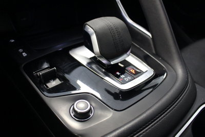 Jaguar E-Pace 2.0D I4 163 CV AWD Auto (15)